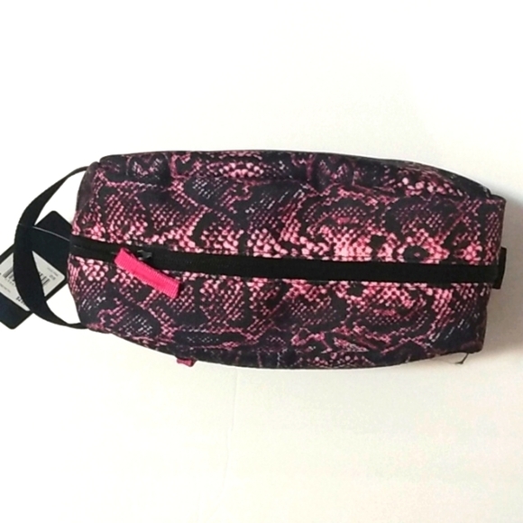 HURLEY PINK BLACK SNAKE PRINT TRAVEL BAG CARRY ALL TOTE SIZE OS NWT - Picture 3 of 8